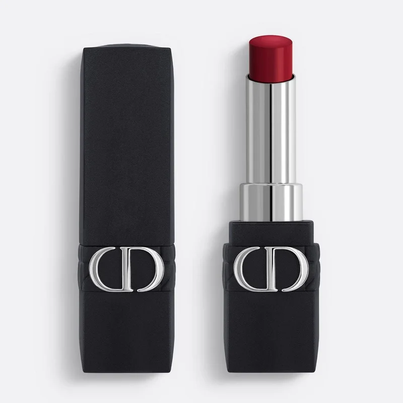 أحمر شفاه ثابت من Dior Rouge Forever لا ينتقل