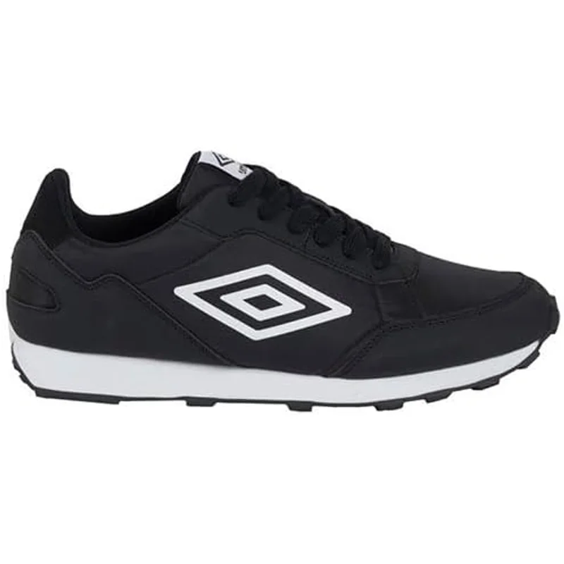 حذاء رياضي رجالي من Umbro بتصميم كلاسيكي