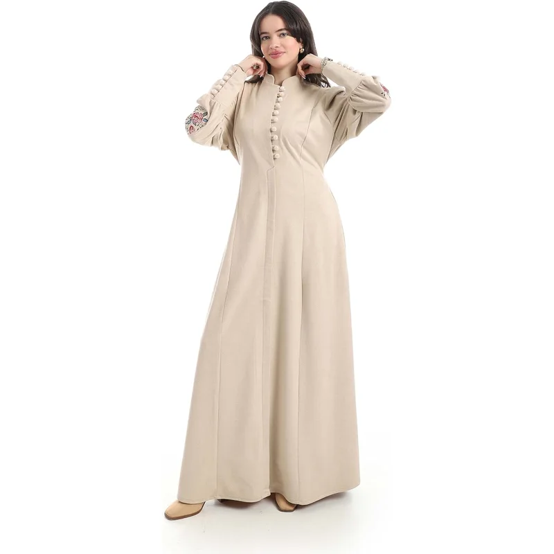 عباية نسائية مطرزة بيج من ريد سيركل