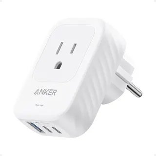 محول سفر أوروبي من Anker بمنافذ يو إس بي سي 15 واط