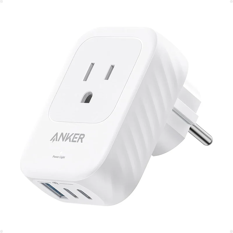 محول سفر أوروبي من Anker بمنافذ يو إس بي سي 15 واط