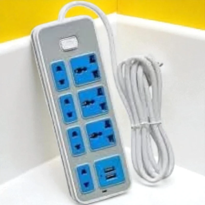 مشترك كهرباء جينيريك بـ7 منافذ وشحن USB
